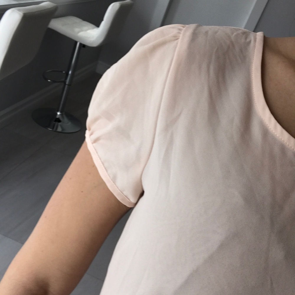 Ruffle Back Button Down - Picture 4 of 6